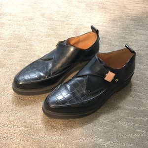 Croc print black shoes with creeper sole